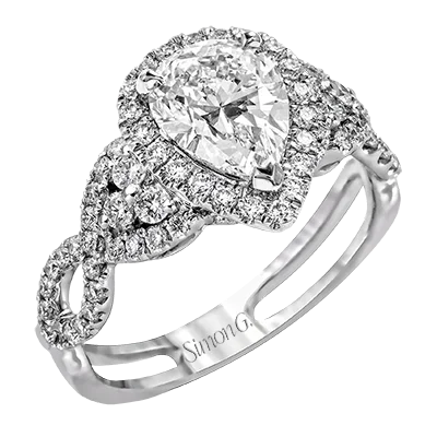 Three - Stone Diamond Rings with Princess - Cut DiamondsEngagement Ring in 18k Gold with Diamonds