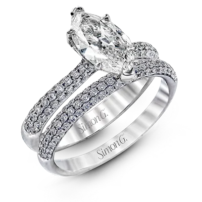Solitaire Diamond Rings in Platinum SettingsWedding Set in 18k Gold with Diamonds