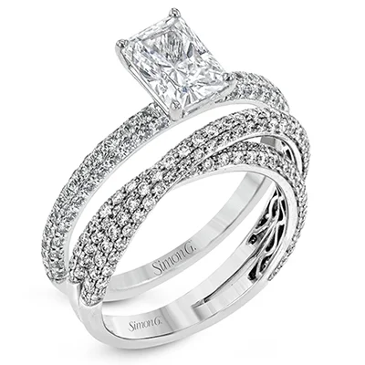 Custom - Designed Diamond Rings to Reflect Your PersonalityWedding Set in 18k Gold with Diamonds