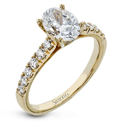 Three - Stone Diamond Rings with Princess - Cut DiamondsEngagement Ring in 18k Gold with Diamonds