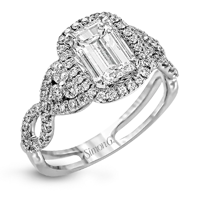 Three - Stone Diamond Rings with Princess - Cut DiamondsEngagement Ring in 18k Gold with Diamonds