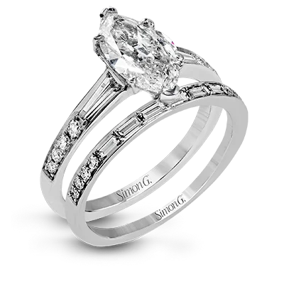 Solitaire Diamond Rings in Platinum SettingsWedding Set in 18k Gold with Diamonds