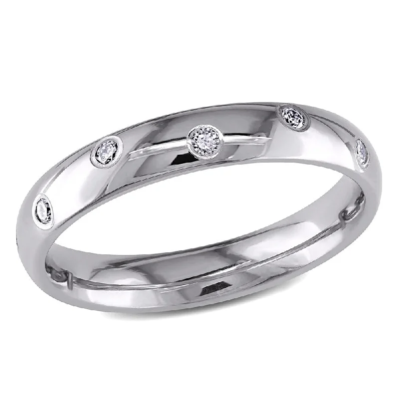 Halo - Style Diamond Rings with Smaller Accent DiamondsMiadora Signature Collection 14k White Gold 1/4ct TDW Diamond Men's Wedding Band