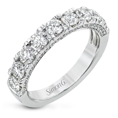 Three - Stone Diamond Rings with Princess - Cut DiamondsEngagement Ring in 18k Gold with Diamonds