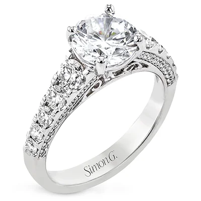 Three - Stone Diamond Rings with Princess - Cut DiamondsEngagement Ring in 18k Gold with Diamonds