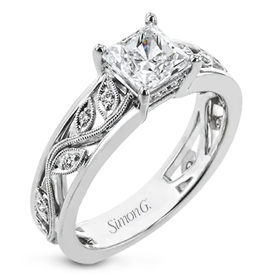 Custom - Designed Diamond Rings to Reflect Your PersonalityEngagement Ring in 18k Gold with Diamonds