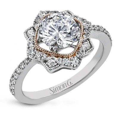 Three - Stone Diamond Rings with Princess - Cut DiamondsEngagement Ring in 18k Gold with Diamonds