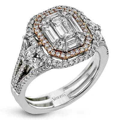 Three - Stone Diamond Rings with Princess - Cut DiamondsEngagement Ring in 18k Gold with Diamonds