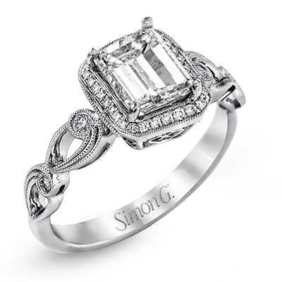 Three - Stone Diamond Rings with Princess - Cut DiamondsEngagement Ring in 18k Gold with Diamonds
