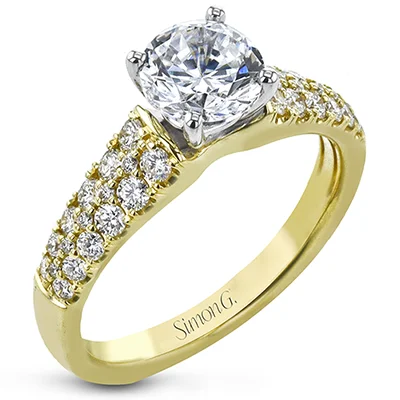 Custom - Designed Diamond Rings to Reflect Your PersonalityEngagement Ring in 18k Gold with Diamonds