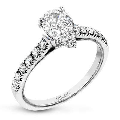 Custom - Designed Diamond Rings to Reflect Your PersonalityEngagement Ring in 18k Gold with Diamonds