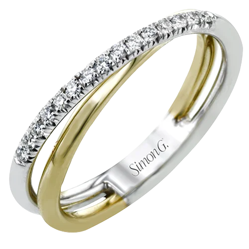 Three - Stone Diamond Rings with Princess - Cut DiamondsRight Hand Ring in 18k Gold with Diamonds