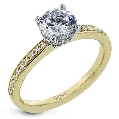 Three - Stone Diamond Rings with Princess - Cut DiamondsEngagement Ring in 18k Gold with Diamonds