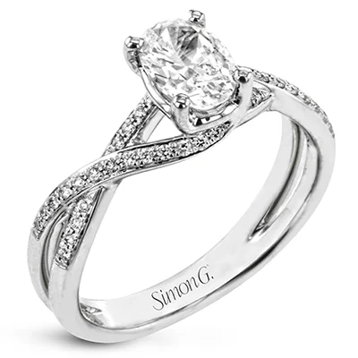 Solitaire Diamond Rings in Platinum SettingsWedding Set in 18k Gold with Diamonds
