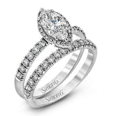 Solitaire Diamond Rings in Platinum SettingsWedding Set in 18k Gold with Diamonds