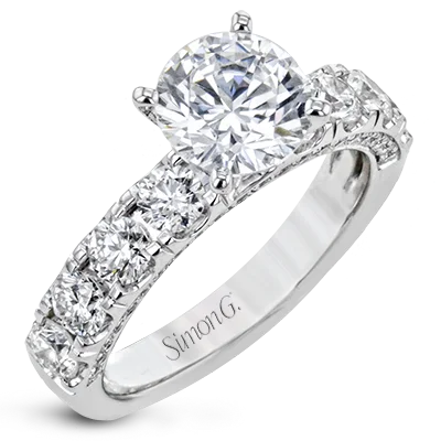 Custom - Designed Diamond Rings to Reflect Your PersonalityEngagement Ring in 18k Gold with Diamonds