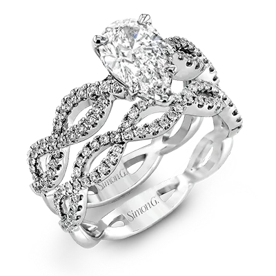 Three - Stone Diamond Rings with Princess - Cut DiamondsWedding Set in 18k Gold with Diamonds