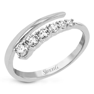 Custom - Designed Diamond Rings to Reflect Your PersonalityRight Hand Ring in 18k Gold with Diamonds