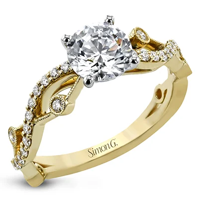 Three - Stone Diamond Rings with Princess - Cut DiamondsEngagement Ring in 18k Gold with Diamonds