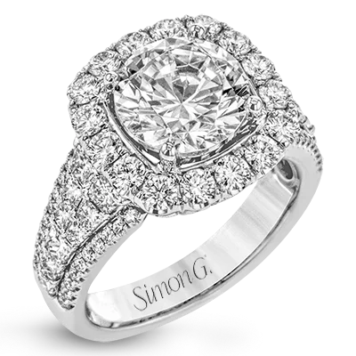 Three - Stone Diamond Rings with Princess - Cut DiamondsEngagement Ring in 18k Gold with Diamonds