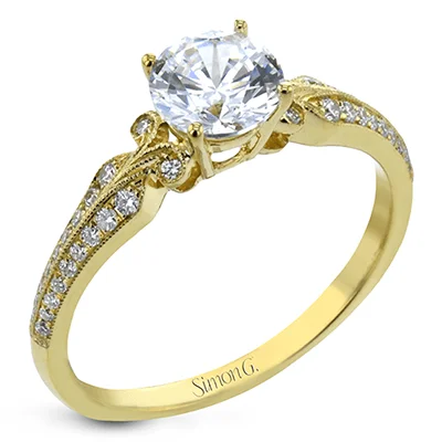 Three - Stone Diamond Rings with Princess - Cut DiamondsEngagement Ring in 18k Gold with Diamonds