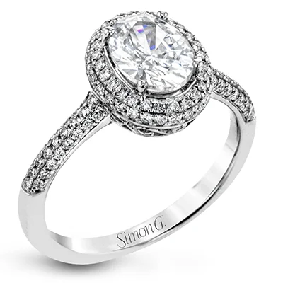 Solitaire Diamond Rings in Platinum SettingsEngagement Ring in 18k Gold with Diamonds