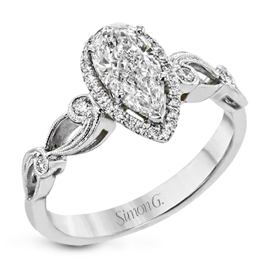 Custom - Designed Diamond Rings to Reflect Your PersonalityEngagement Ring in 18k Gold with Diamonds