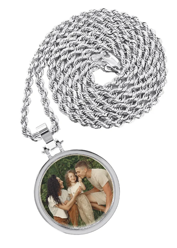 Charm Pendants with Multiple Small Decorative Elements10K/14K White Gold Large Round Picture Pendant Necklace Charm Pendants with Multiple Small Decorative Elements10K/14K White Gold Large Round Picture Pendant Necklace
