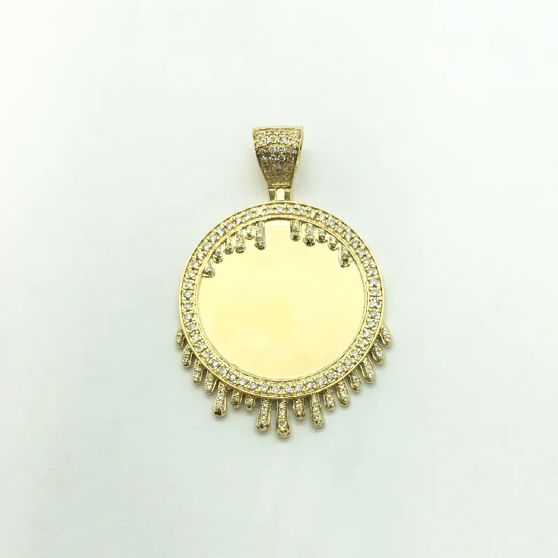 Pendant with a fingerprint - engraved design for a personalized touch​ Dripping Diamond Medallion Pendant (14K)