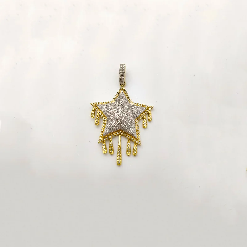 Crystal - encrusted pendants for a glamorous and sparkly effect​ Dripping Diamond Star Pendant (14K)