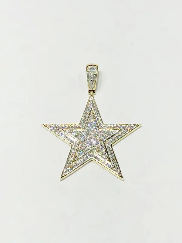 Key - shaped pendants, often symbolizing unlocking opportunities​ Gold Line Diamond Star Pendant (14K)