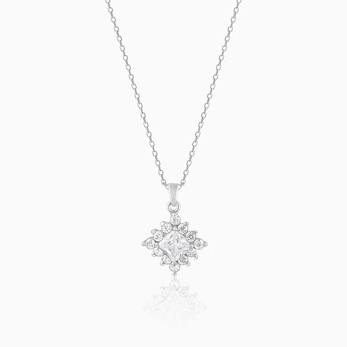 Nature - Inspired Pendant Necklaces with Leaf or Flower DesignsSilver Rhombus Shine Pendant With Link Chain