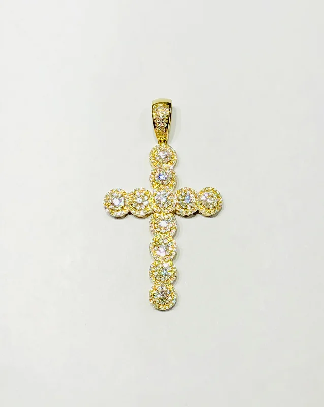 Pendant with a tassel for a bohemian and trendy style​ Yellow Gold Diamond Cross Pendant (14K)